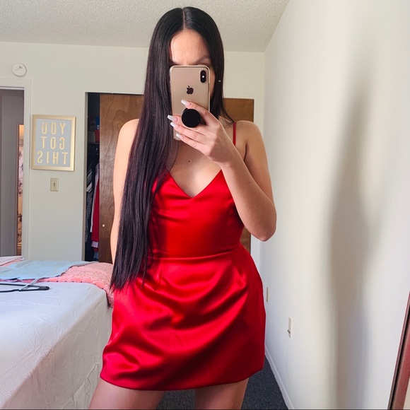 Laura’s boutique Selena dress - Picture 2 of 2